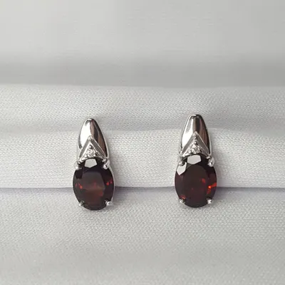 Серьги из серебра с гранатами и фианитами из серебро