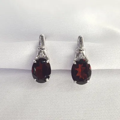 Серьги из серебра с гранатами из серебро