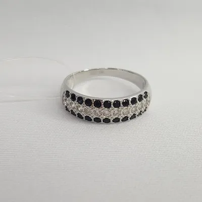 Кольцо из серебра с фианитами из серебро