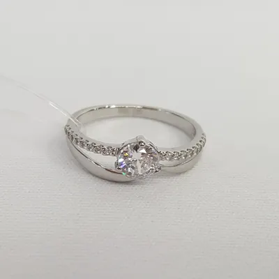 Кольцо из серебра с фианитами из серебро