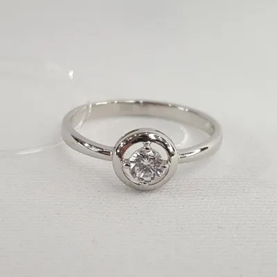 Помолвочное кольцо из серебра с фианитом из серебро