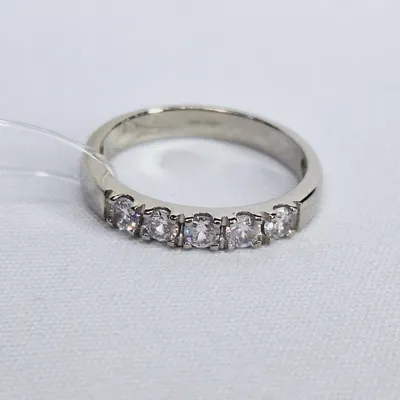 Кольцо из серебра с фианитами из серебро