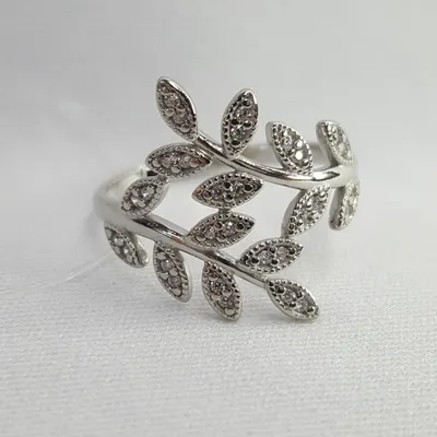 Кольцо из серебра с фианитами из серебро