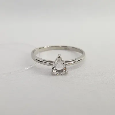 Кольцо из серебра с кристаллом из серебро