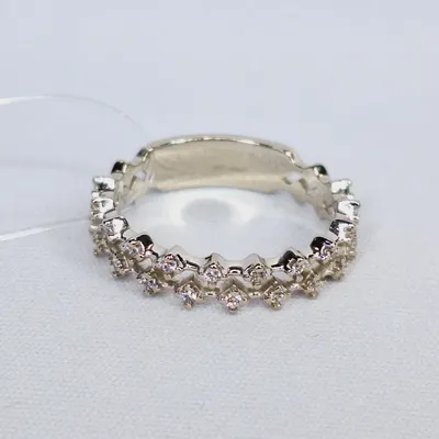 Кольцо из серебра с фианитами из серебро