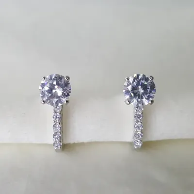 Серьги из серебра с фианитами из серебро