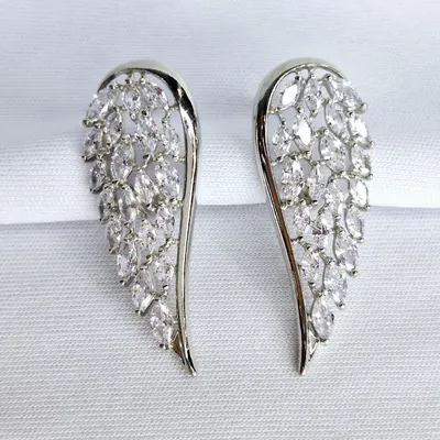 Серьги из серебра с фианитами из серебро